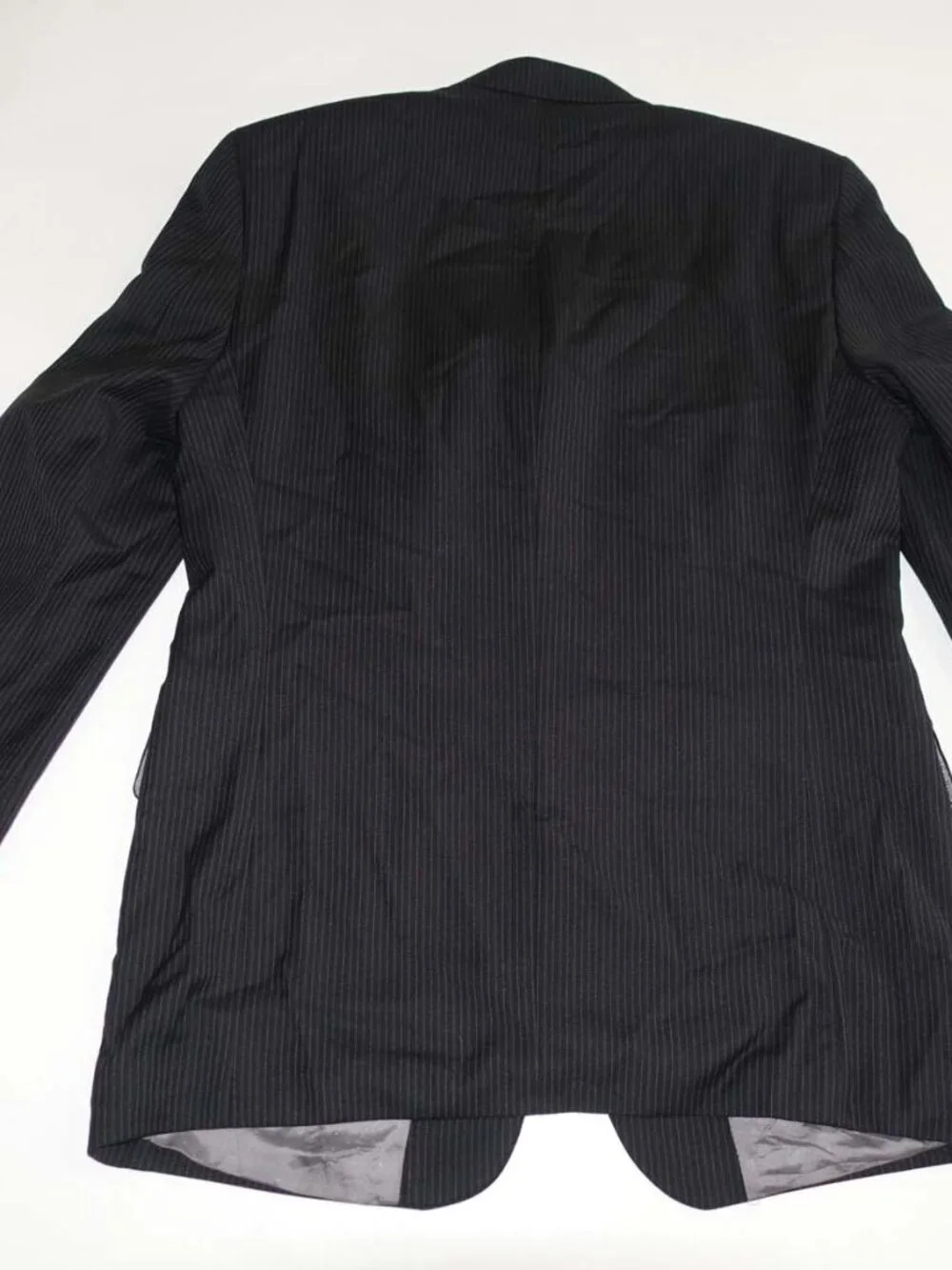 Calvin Klein Men's 3 Button Suit Size 38 Regular 32 x 30 Black 100% Wool Striped